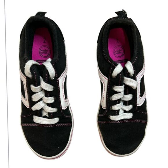 Girls Wonder Nation Canvas Sneakers Memory Foam Black‎ White Pink Girls Size 2 - Picture 1 of 7